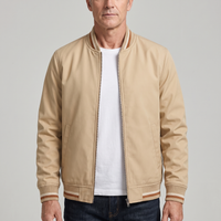 Cazadora bomber blanca con cuello acanalado para hombre